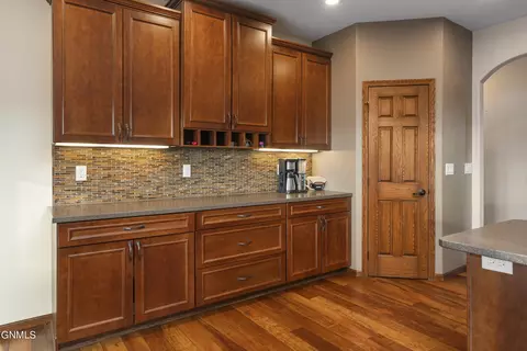 152 Duchess Dr, Bismarck, ND 58501 photo 7