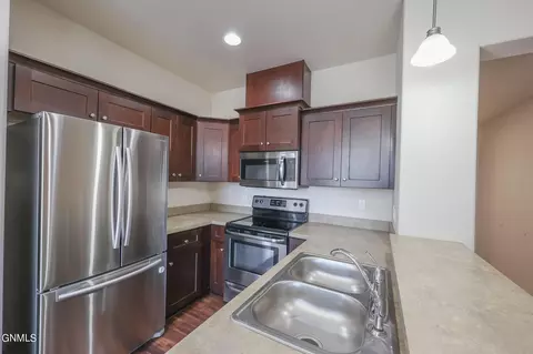 2804 28th St W, Williston, ND 58801 photo 4