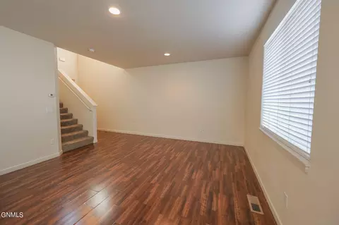 2804 28th St W, Williston, ND 58801 photo 5