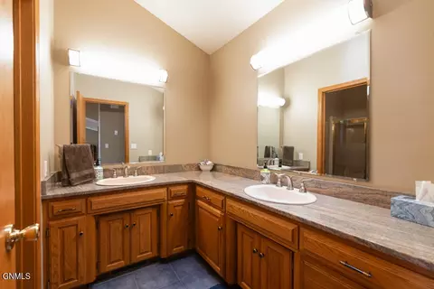 2012 Harbor Dr W, Bismarck, ND 58504 photo 38