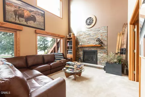 2012 Harbor Dr W, Bismarck, ND 58504 photo 20