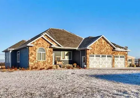 13077 20 St NW, Arnegard, ND 58835