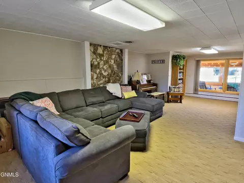 1302 4th Ave E, Williston, ND 58801 photo 23