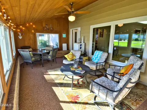 1302 4th Ave E, Williston, ND 58801 photo 32