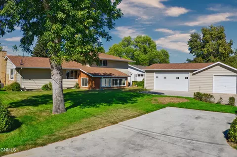 1302 4th Ave E, Williston, ND 58801 photo 11