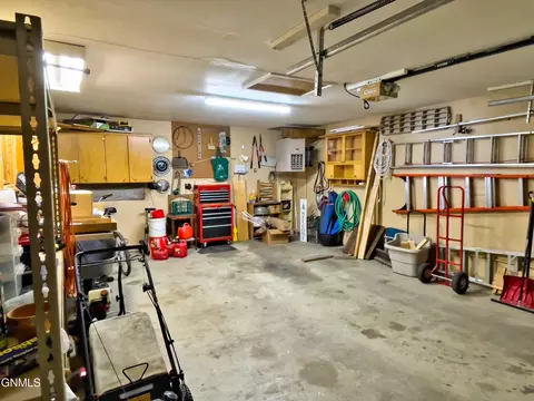 1302 4th Ave E, Williston, ND 58801 photo 67