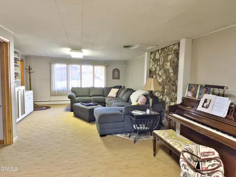 1302 4th Ave E, Williston, ND 58801 photo 25