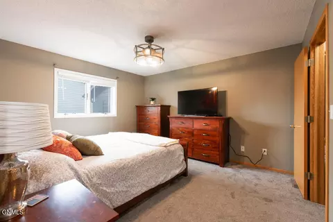 910 20th St SE, Mandan, ND 58554 photo 17