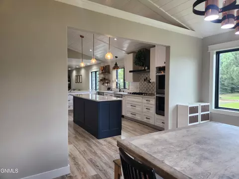 Kitchen - 4000 Cedar Pl, Bismarck, ND 58503 photo 5 of 18
