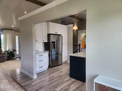 Kitchen - 4000 Cedar Pl, Bismarck, ND 58503 photo 4 of 18