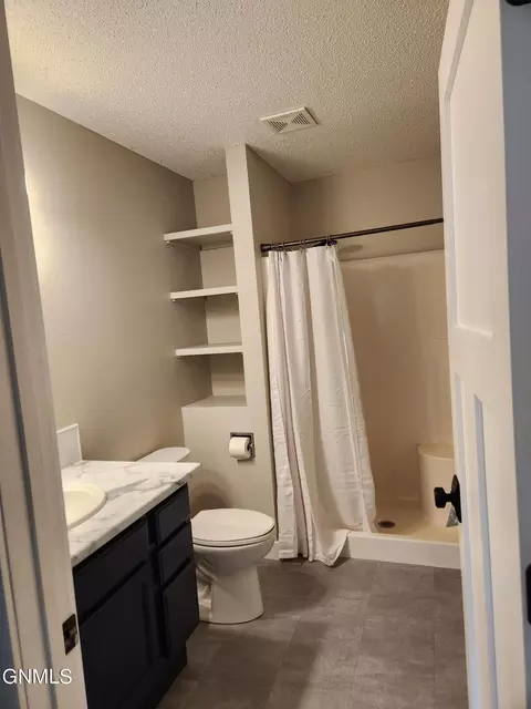Bath - 4000 Cedar Pl, Bismarck, ND 58503 photo 8 of 13