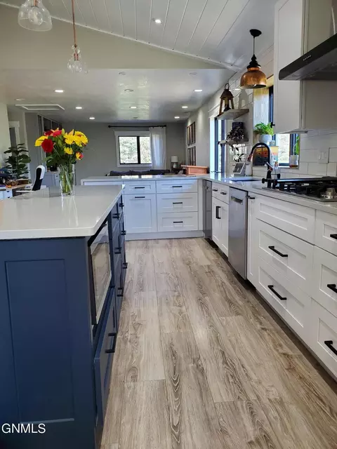 Kitchen - 4000 Cedar Pl, Bismarck, ND 58503 photo 3 of 18