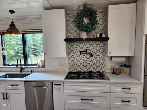 Kitchen - 4000 Cedar Pl, Bismarck, ND 58503 photo 11 of 18