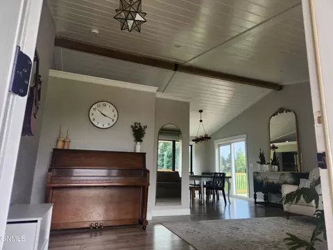 Entry Way - 4000 Cedar Pl, Bismarck, ND 58503 photo 2 of 4