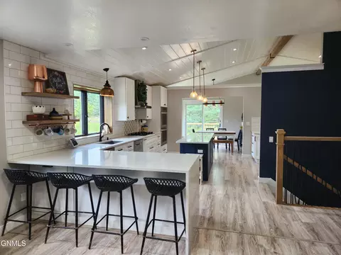 Kitchen - 4000 Cedar Pl, Bismarck, ND 58503 photo 13 of 18