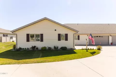 3118 Nebraska Dr, Bismarck, ND 58503