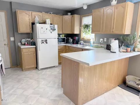 1704 Porter Ave, Bismarck, ND 58501 photo 4