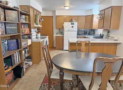 1704 Porter Ave, Bismarck, ND 58501 photo 23
