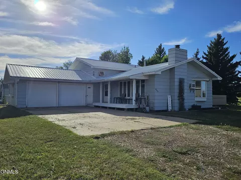 250 1st Street St, Regent, ND 58650