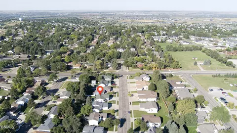 View/Area - 121 Edmonton Dr, Bismarck, ND 58503 photo 4 of 13