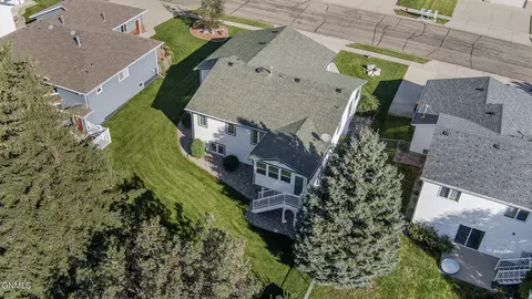 View/Area - 121 Edmonton Dr, Bismarck, ND 58503 photo 1 of 13