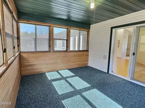 Exterior - 121 Edmonton Dr, Bismarck, ND 58503 photo 3 of 7