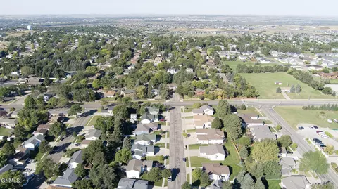 View/Area - 121 Edmonton Dr, Bismarck, ND 58503 photo 12 of 13