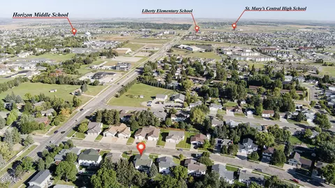 View/Area - 121 Edmonton Dr, Bismarck, ND 58503 photo 5 of 13