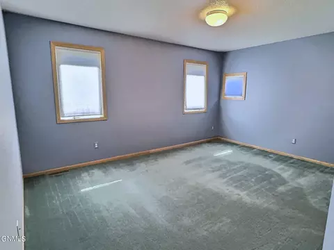 Bedroom - 121 Edmonton Dr, Bismarck, ND 58503 photo 1 of 4