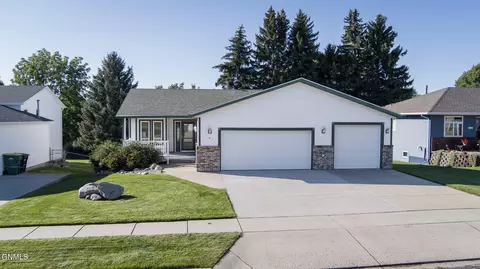 Exterior - 121 Edmonton Dr, Bismarck, ND 58503 photo 7 of 7