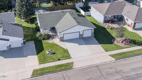 View/Area - 121 Edmonton Dr, Bismarck, ND 58503 photo 7 of 13