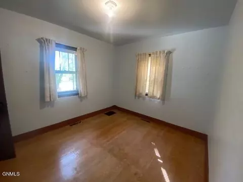 311 Main St, Stanton, ND 58571 photo 17