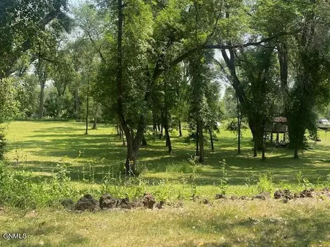 311 Main St, Stanton, ND 58571 photo 37