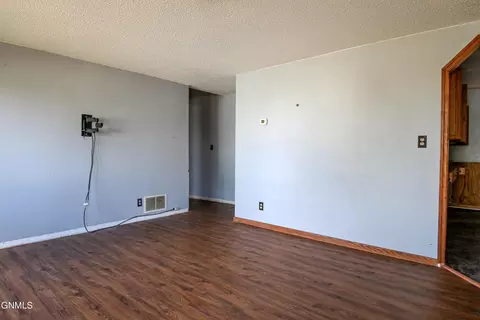 601 Minnesota Ave, Mott, ND 58646 photo 3