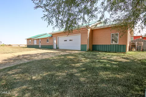 601 Minnesota Ave, Mott, ND 58646 photo 2
