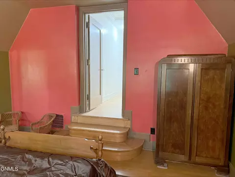 Bedroom - 323 B Ave E, Bismarck, ND 58501 photo 13 of 16