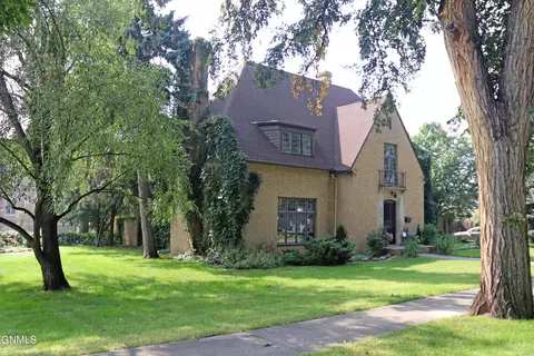 Exterior - 323 B Ave E, Bismarck, ND 58501 photo 4 of 16