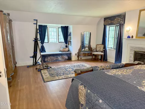 Bedroom - 323 B Ave E, Bismarck, ND 58501 photo 2 of 16
