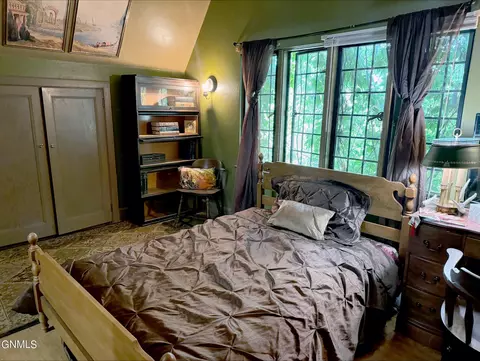 Bedroom - 323 B Ave E, Bismarck, ND 58501 photo 12 of 16