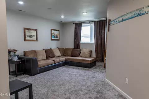513 Fields Ct SE, Mandan, ND 58554 photo 25