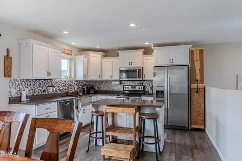 513 Fields Ct SE, Mandan, ND 58554 photo 12