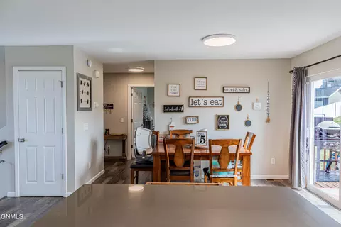 513 Fields Ct SE, Mandan, ND 58554 photo 16