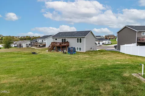 513 Fields Ct SE, Mandan, ND 58554 photo 34