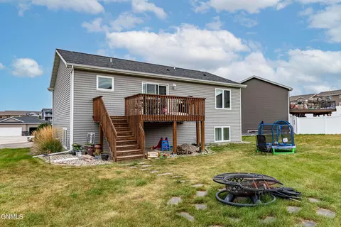 513 Fields Ct SE, Mandan, ND 58554 photo 40