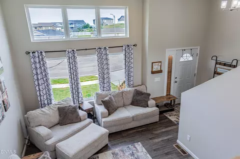 513 Fields Ct SE, Mandan, ND 58554 photo 7