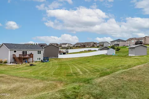 513 Fields Ct SE, Mandan, ND 58554 photo 39