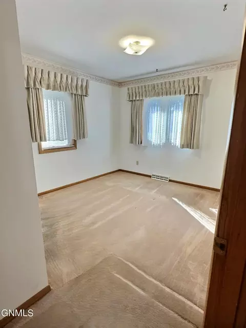 Bedroom - 2033 Saint Benedict Dr, Bismarck, ND 58501 photo 1 of 5