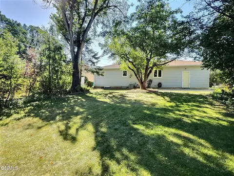Exterior - 2033 Saint Benedict Dr, Bismarck, ND 58501 photo 6 of 7