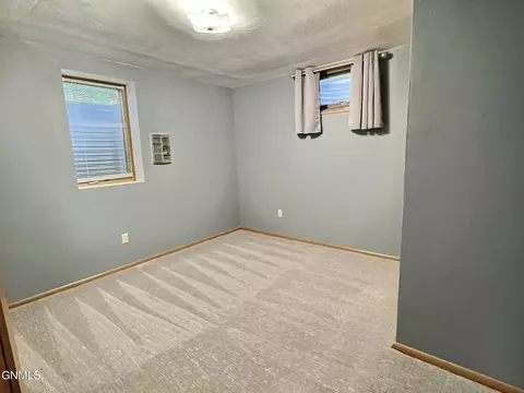 Bedroom - 2033 Saint Benedict Dr, Bismarck, ND 58501 photo 4 of 5