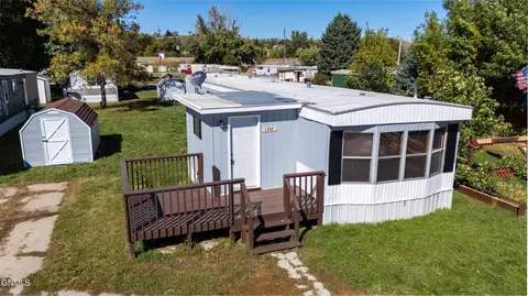 1302 Pioneer Trl, Mandan, ND 58554